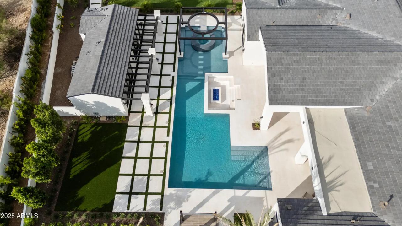 Real Estate Picture 90