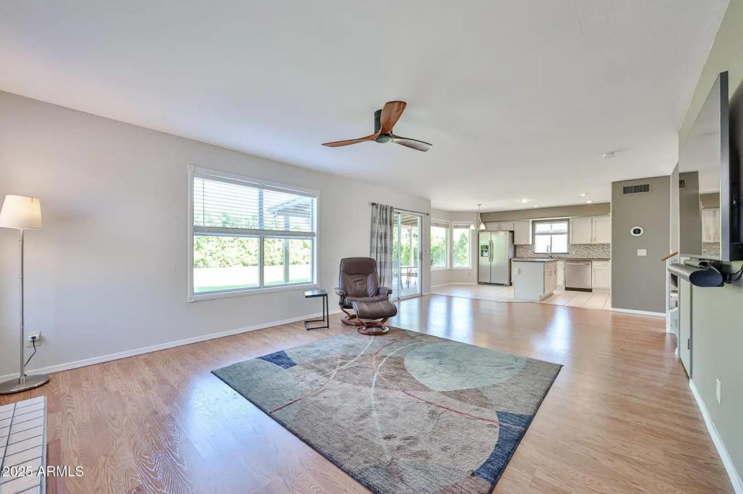 Real Estate Picture 11