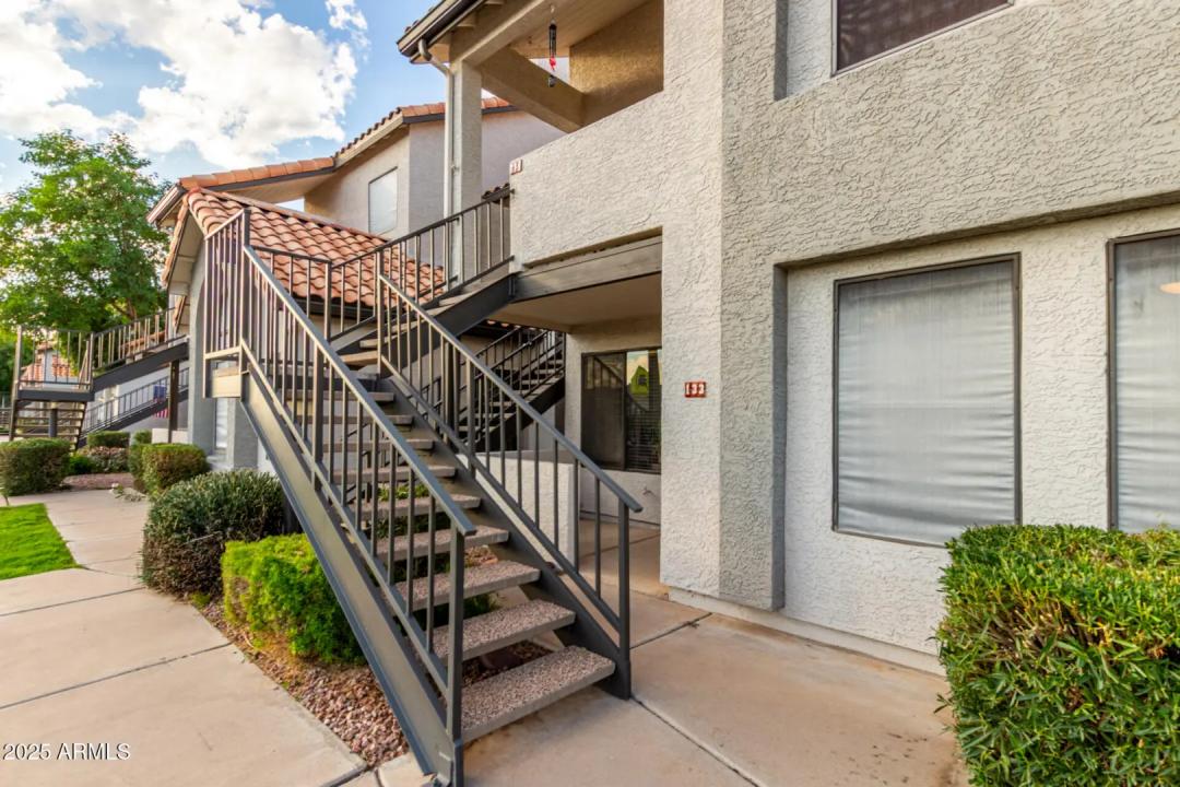 Real Estate Picture 3