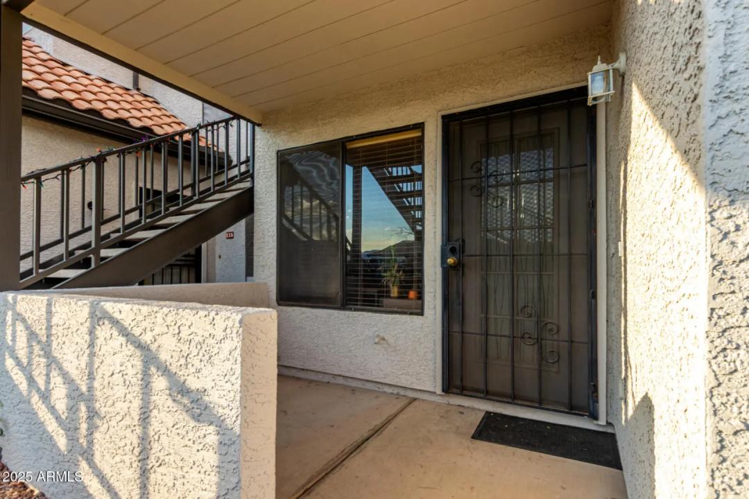 Real Estate Picture 5