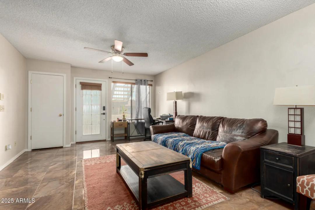 Real Estate Picture 8