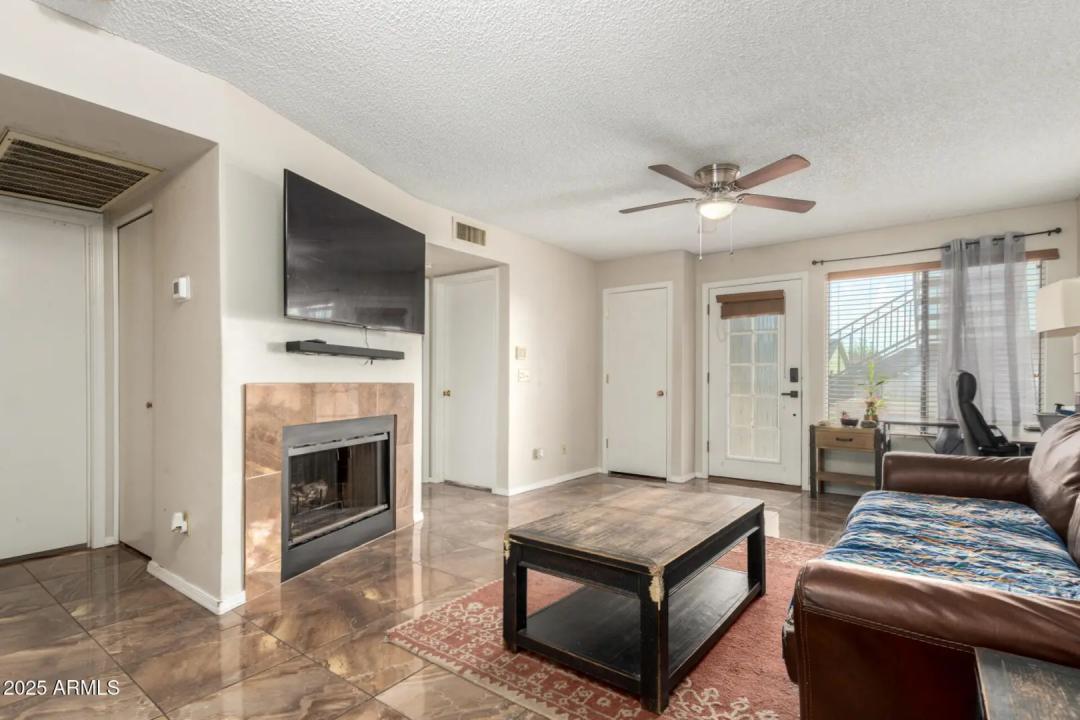 Real Estate Picture 9