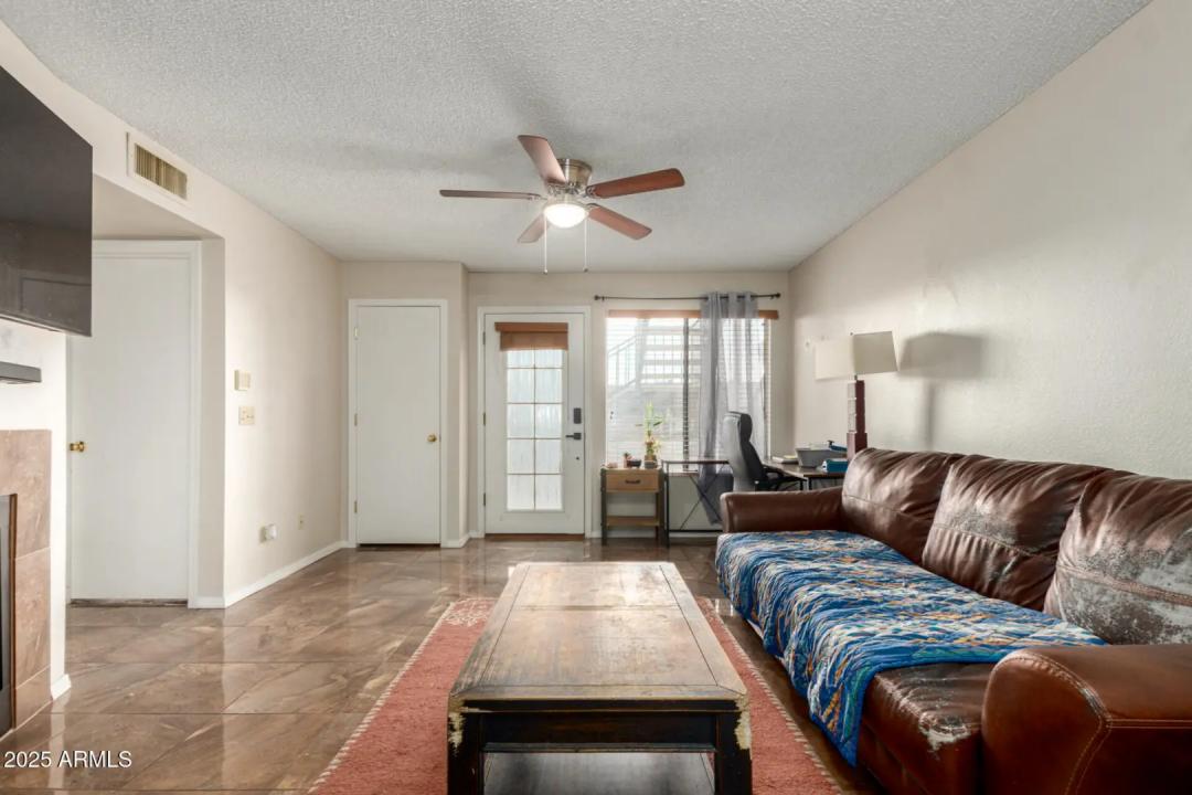 Real Estate Picture 10