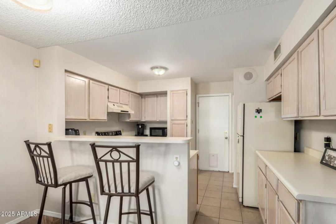 Real Estate Picture 11