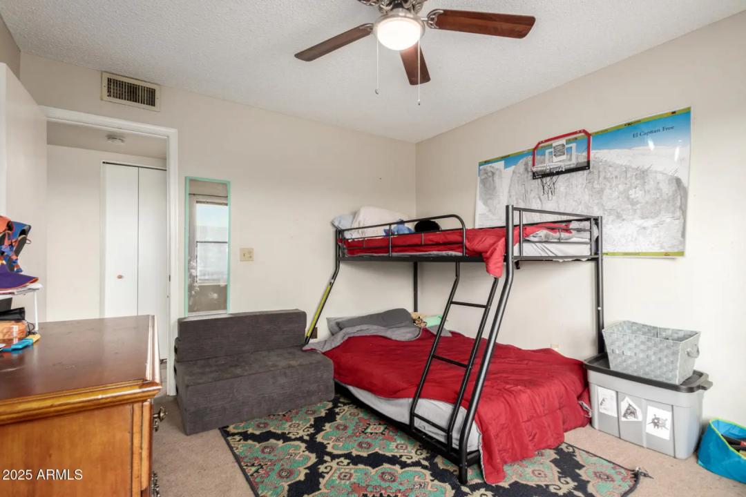 Real Estate Picture 22