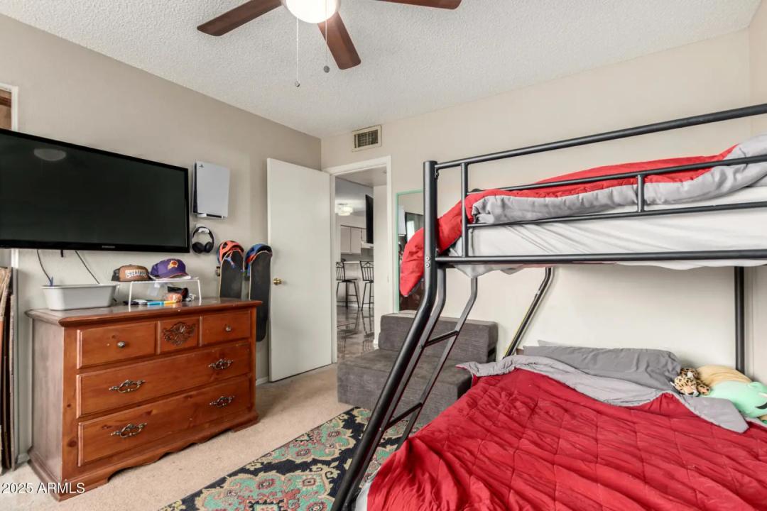 Real Estate Picture 23