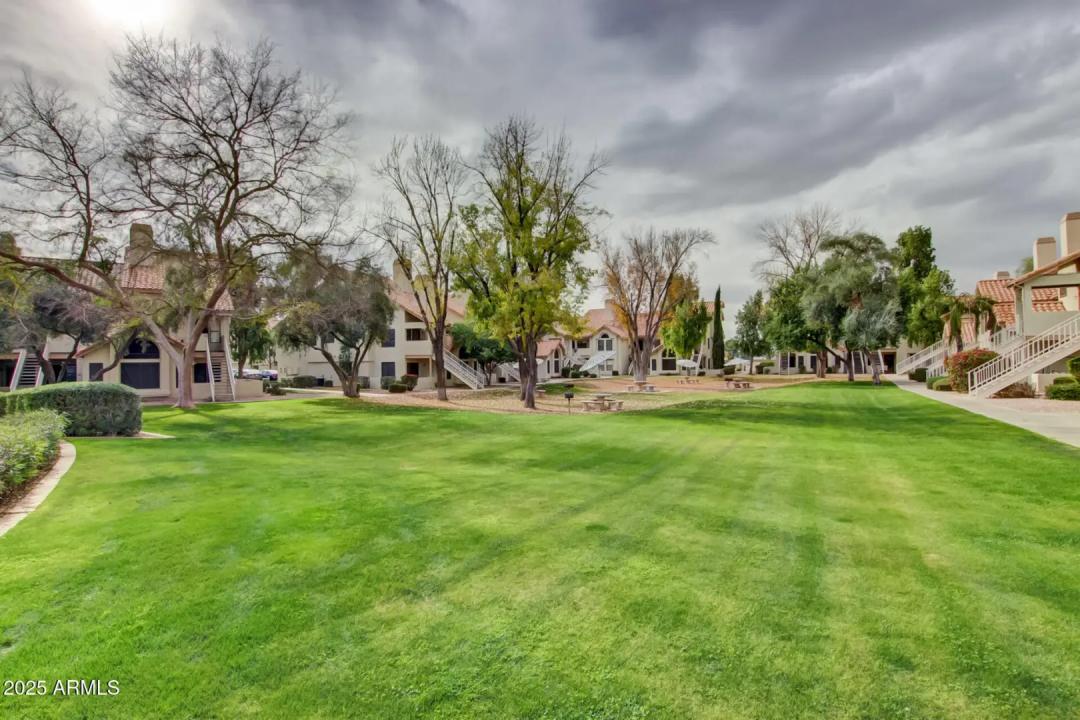 Real Estate Picture 32