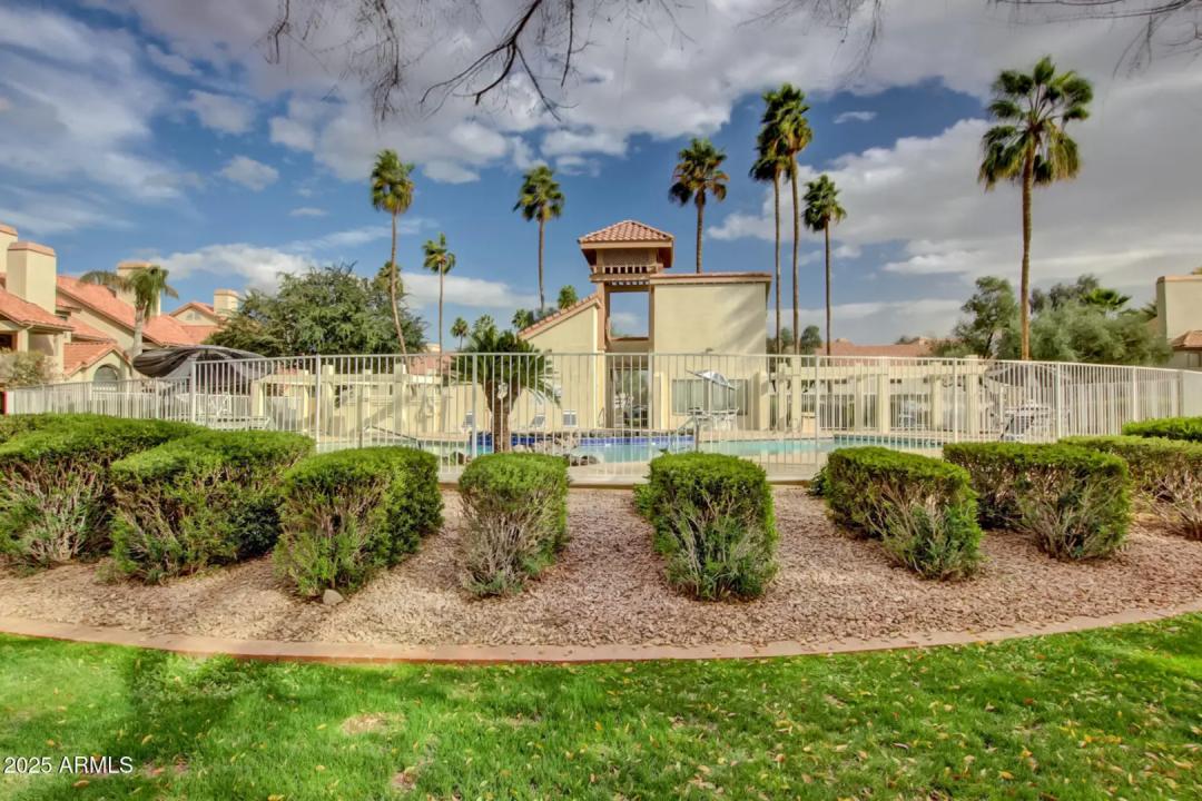 Real Estate Picture 33