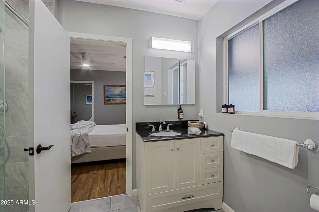 Real Estate Picture 12