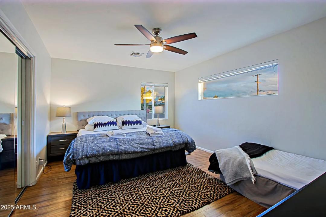 Real Estate Picture 16