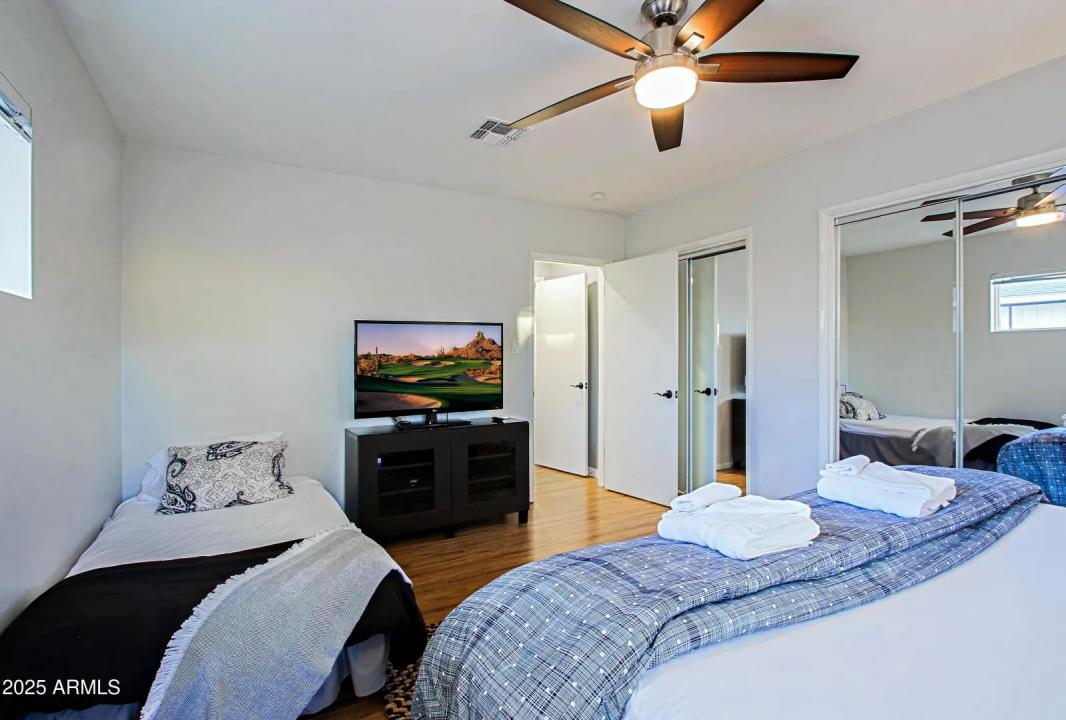 Real Estate Picture 17