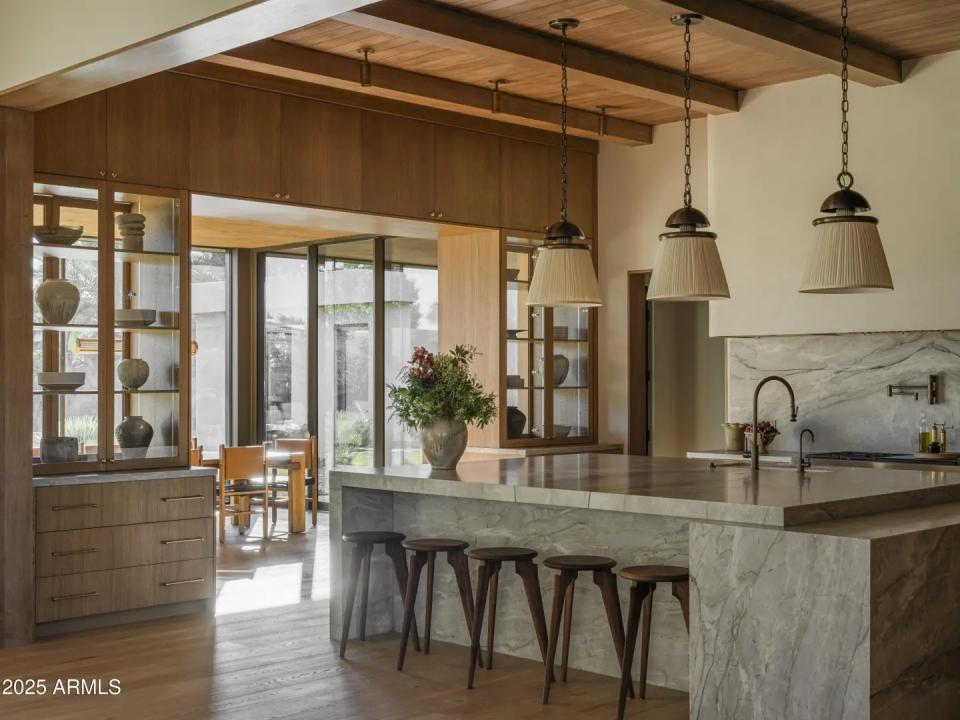 Real Estate Picture 11