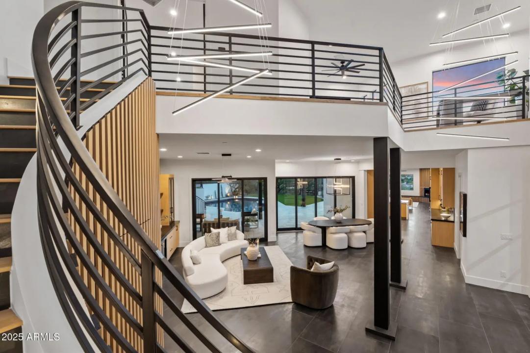 Real Estate Picture 19