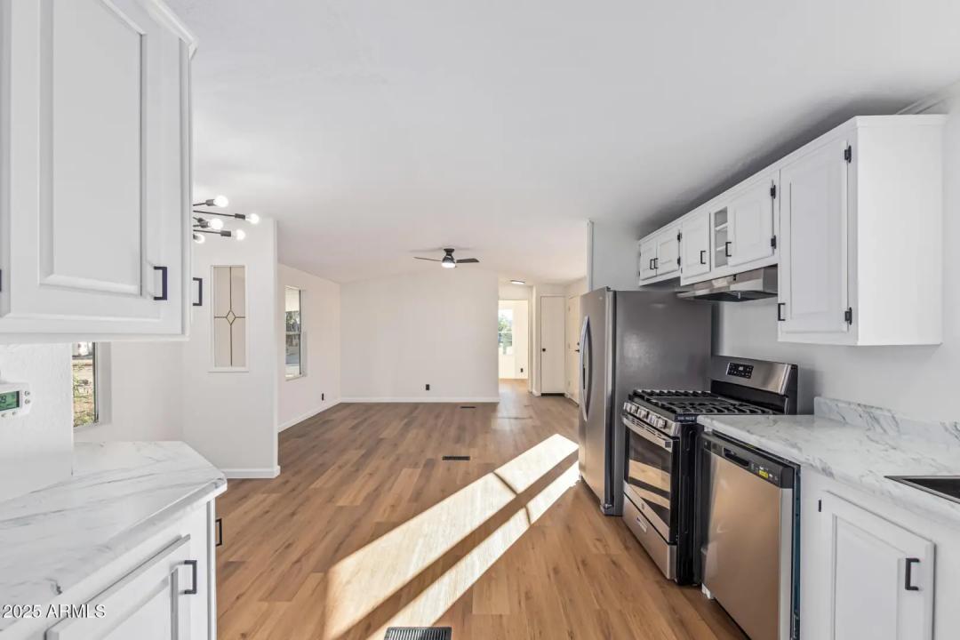 Real Estate Picture 3