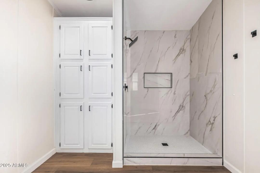 Real Estate Picture 9