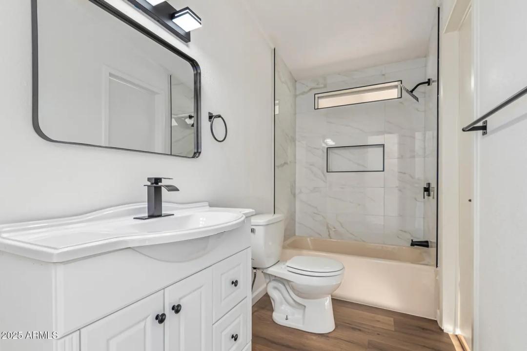 Real Estate Picture 12