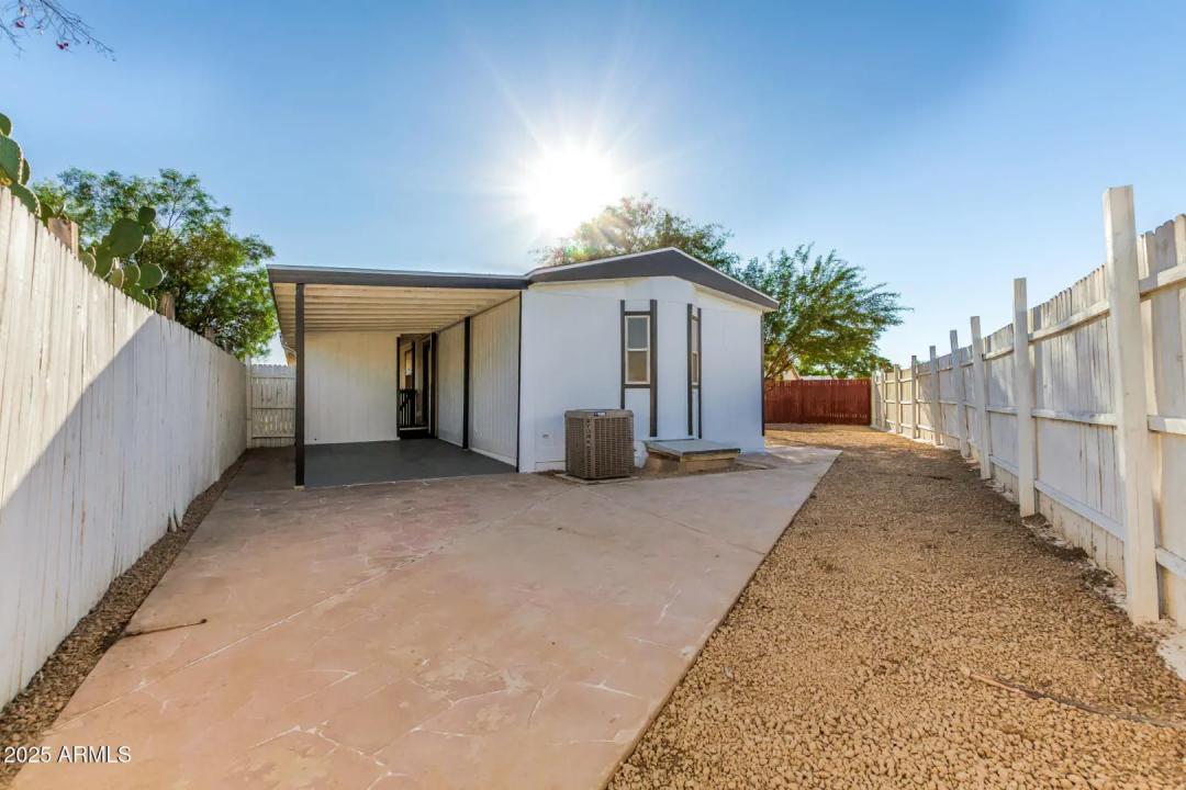 Real Estate Picture 17