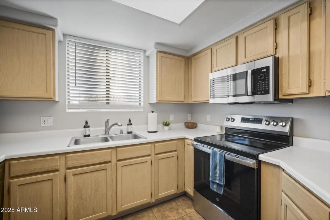 Real Estate Picture 6