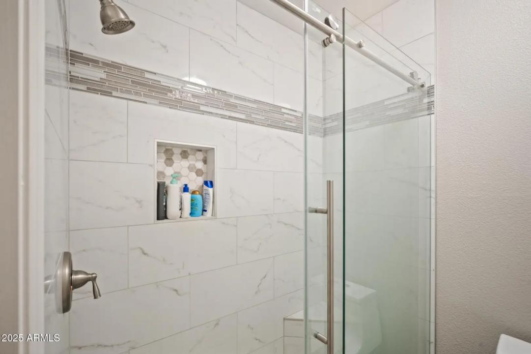 Real Estate Picture 11