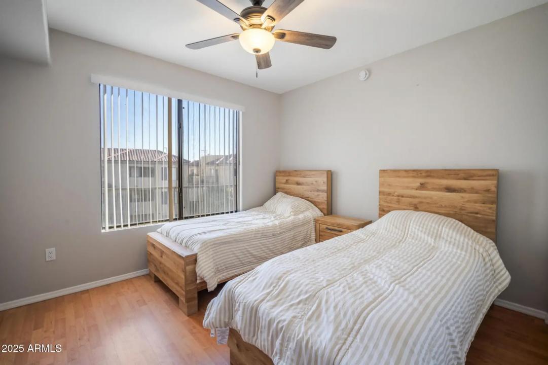 Real Estate Picture 12