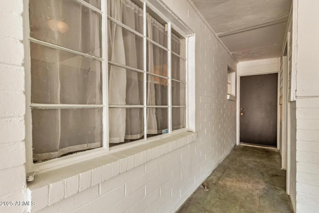 Real Estate Picture 3