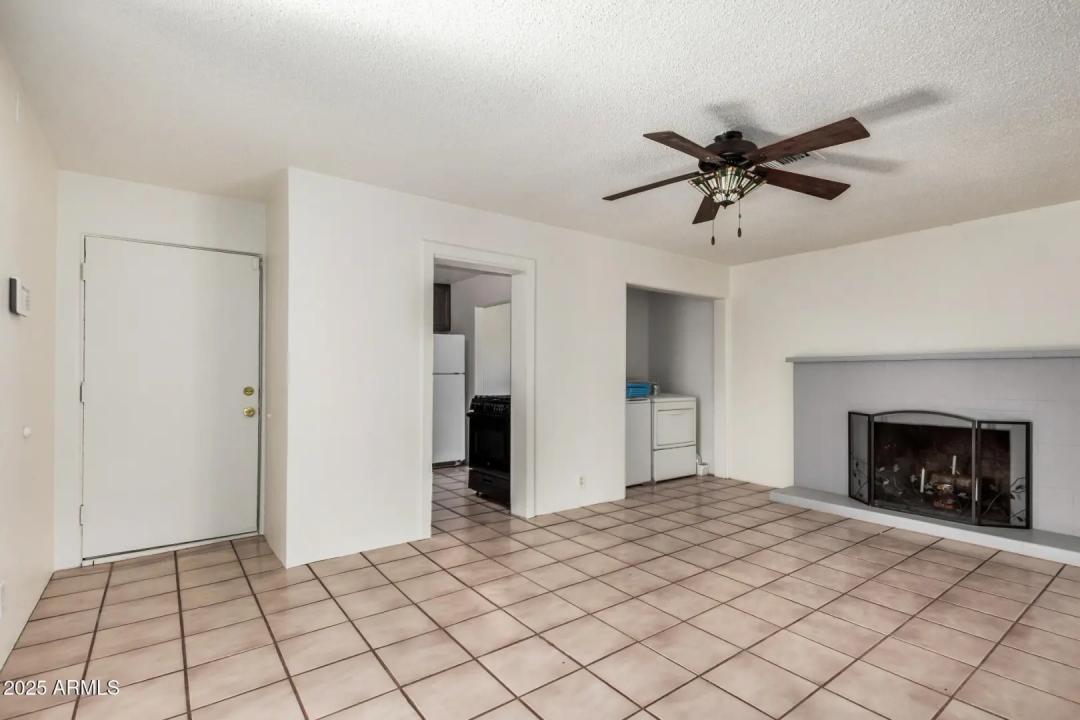 Real Estate Picture 4