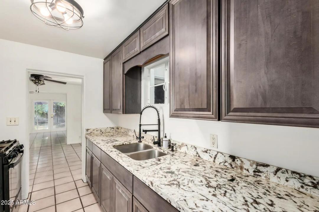 Real Estate Picture 7