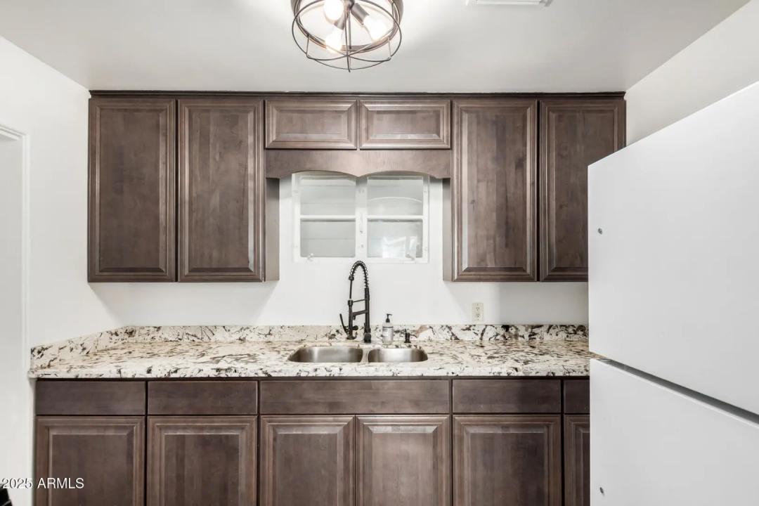 Real Estate Picture 8