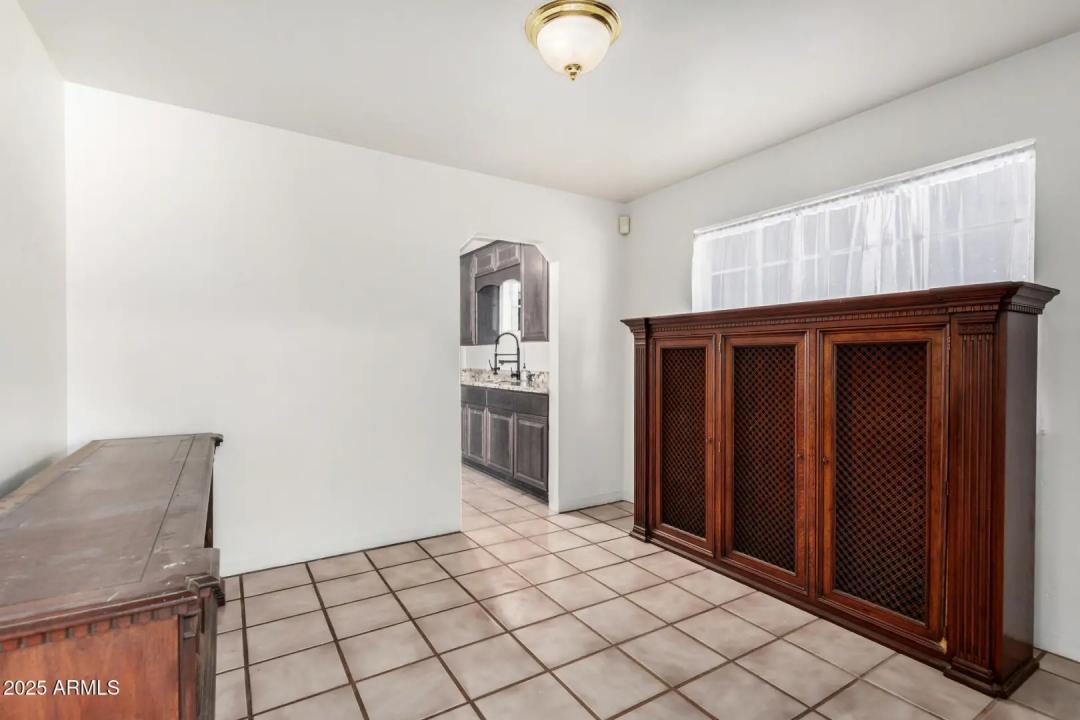 Real Estate Picture 10