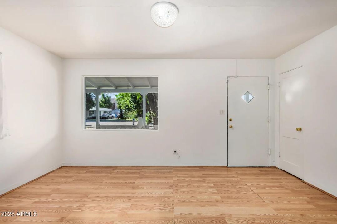 Real Estate Picture 13