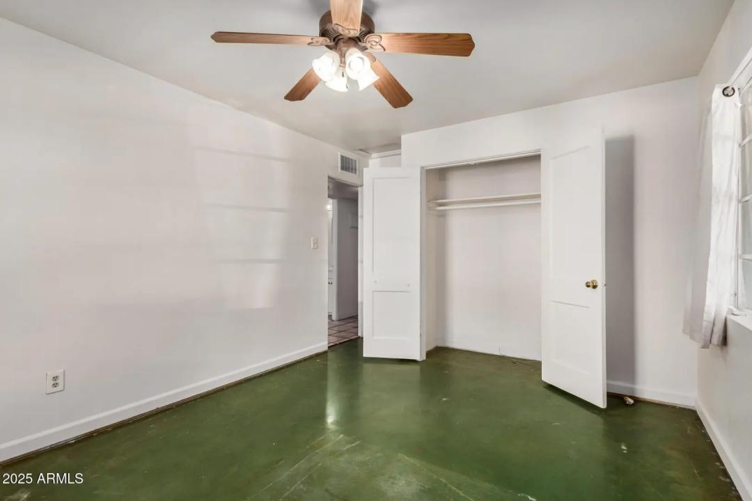 Real Estate Picture 15