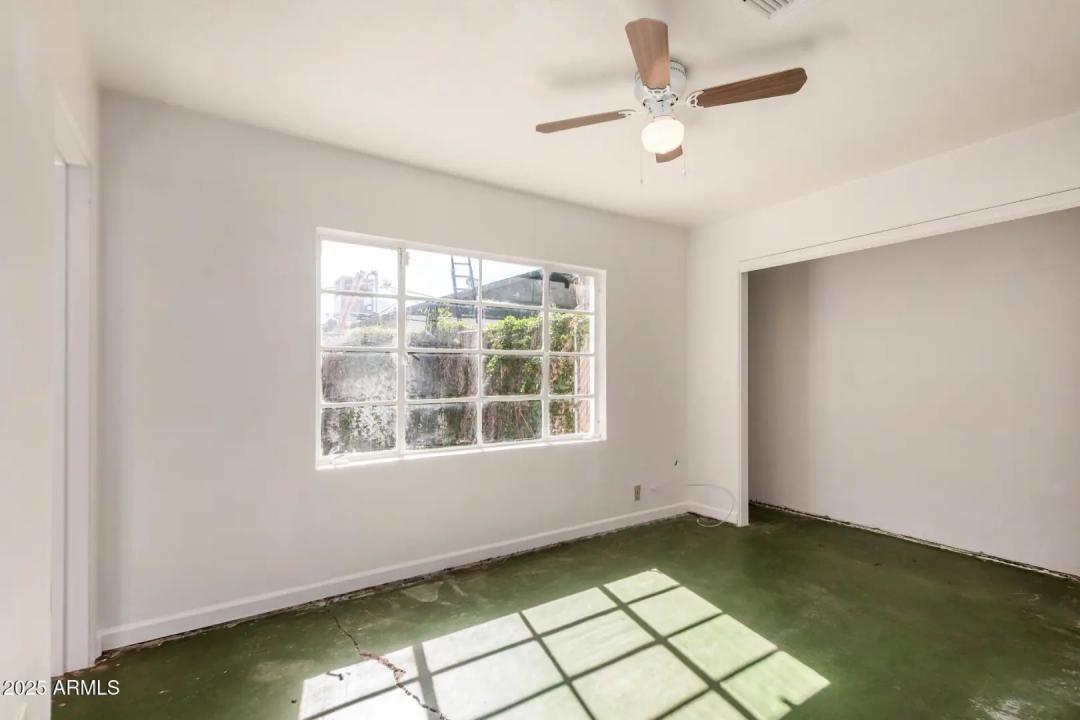 Real Estate Picture 17