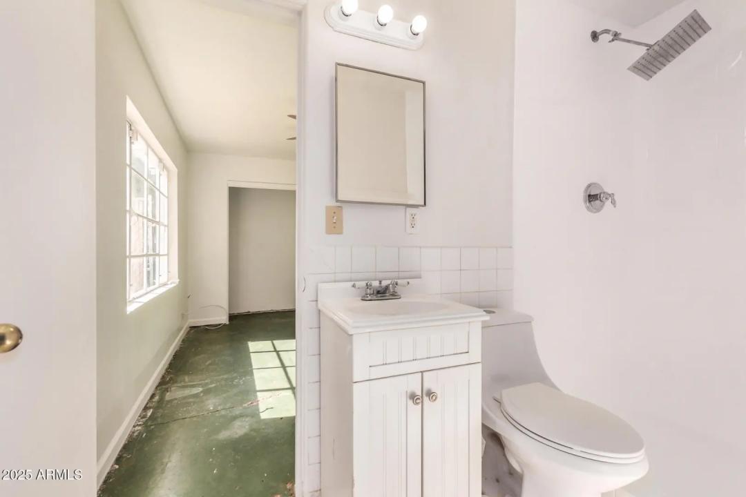 Real Estate Picture 19