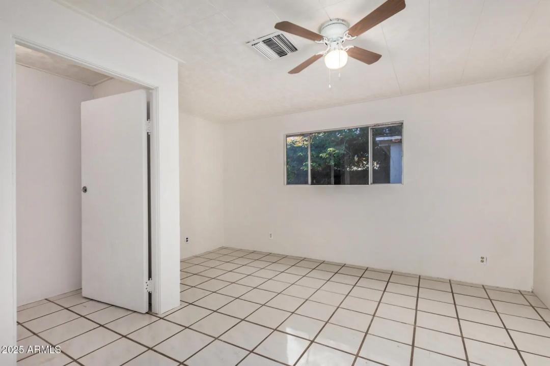 Real Estate Picture 21