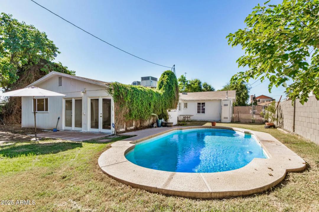 Real Estate Picture 24