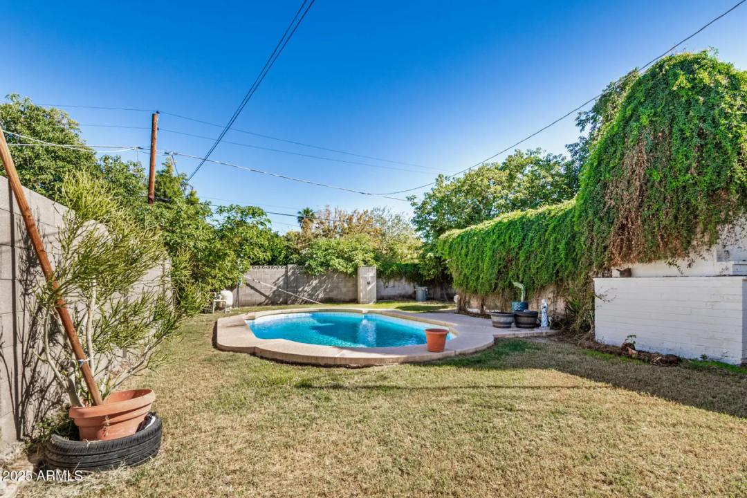 Real Estate Picture 25