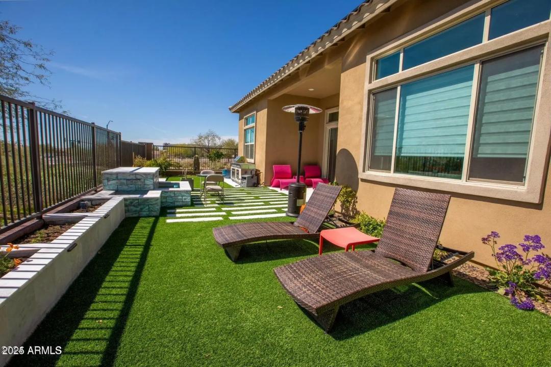 Real Estate Picture 8