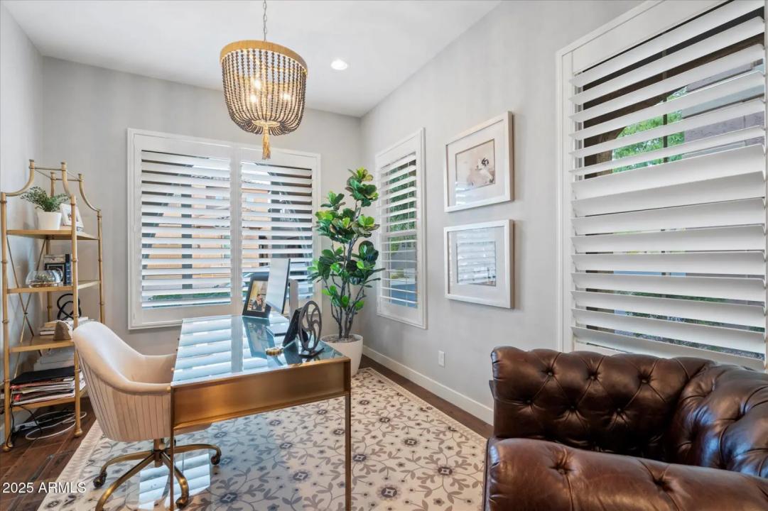 Real Estate Picture 11