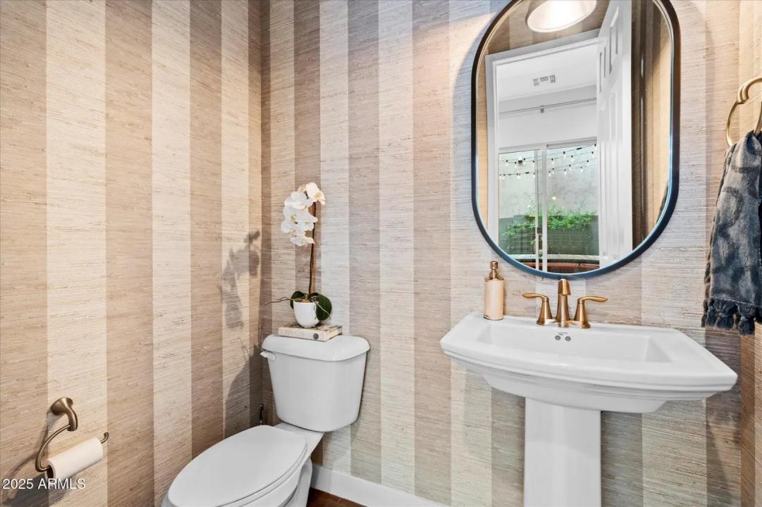 Real Estate Picture 12