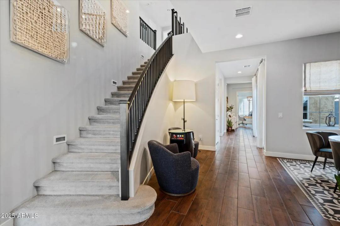 Real Estate Picture 13