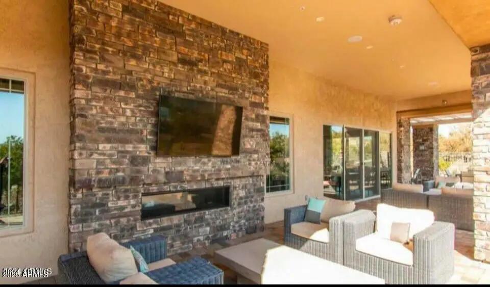 Real Estate Picture 43