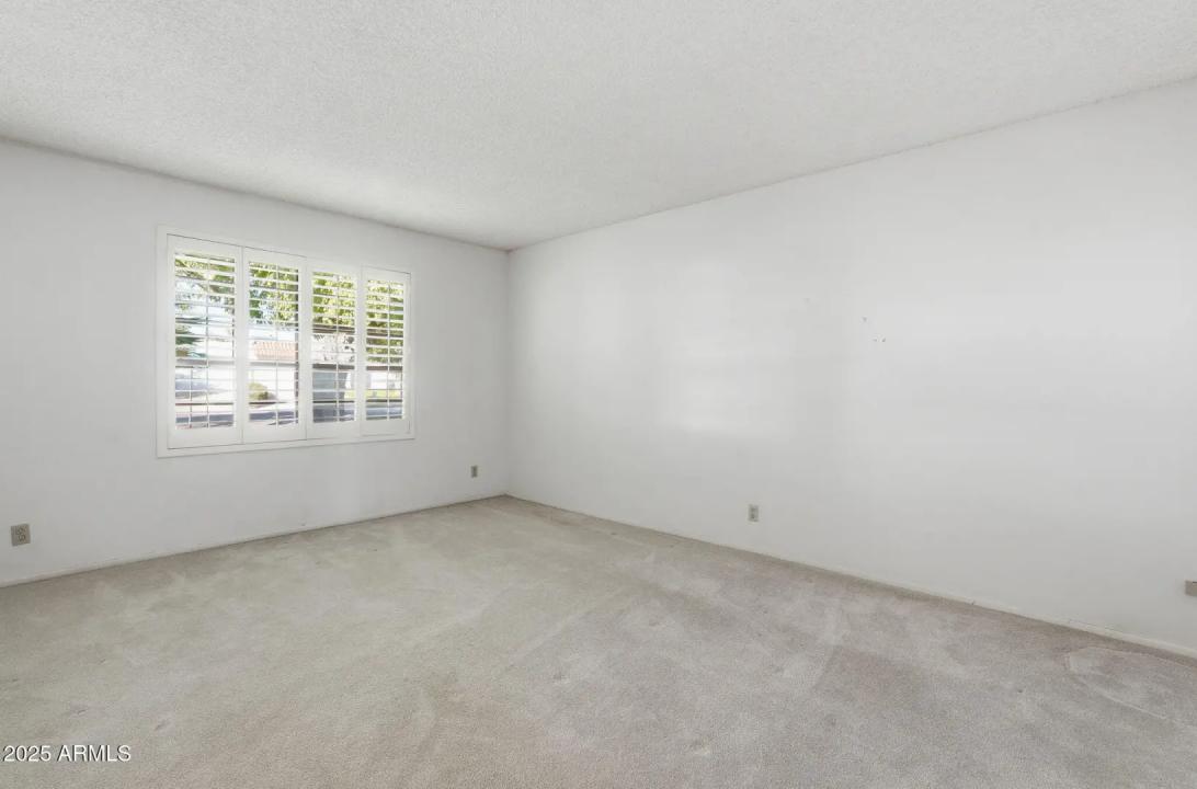 Real Estate Picture 14