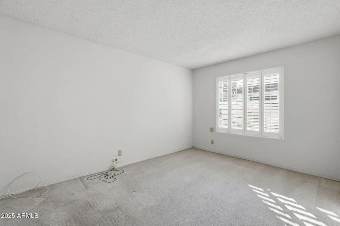 Real Estate Picture 33