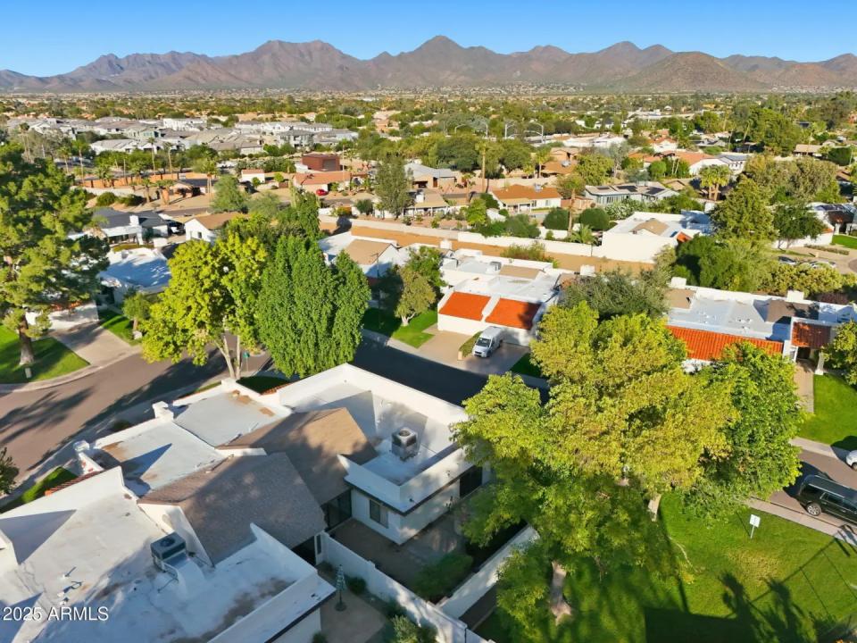 Real Estate Picture 50