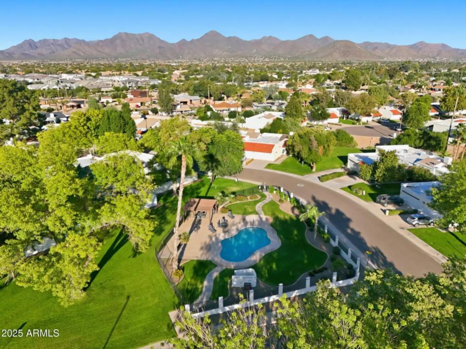 Real Estate Picture 2