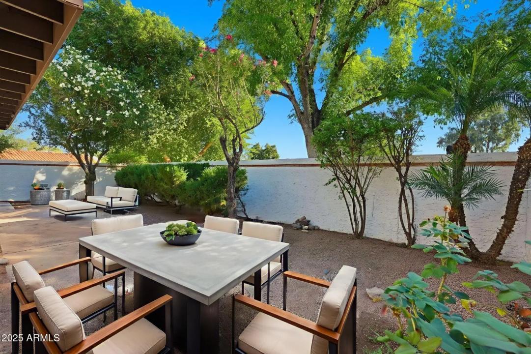 Real Estate Picture 6