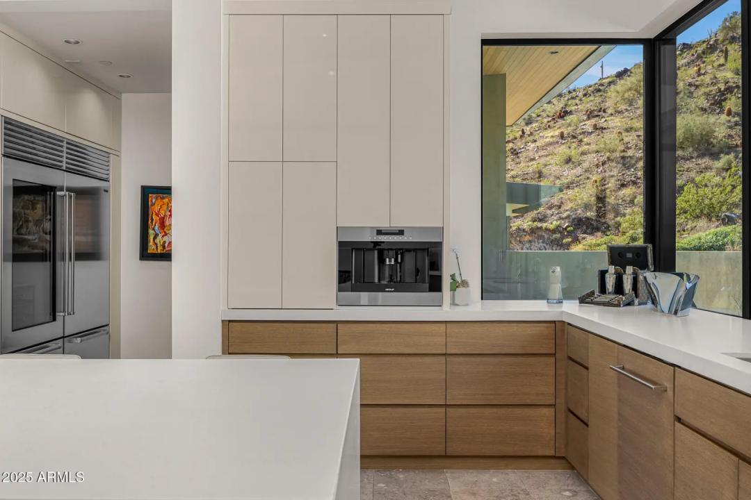 Real Estate Picture 9