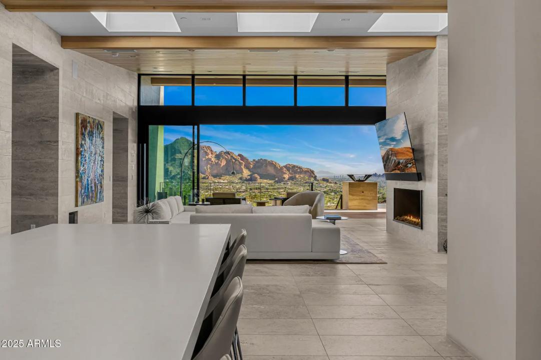 Real Estate Picture 10