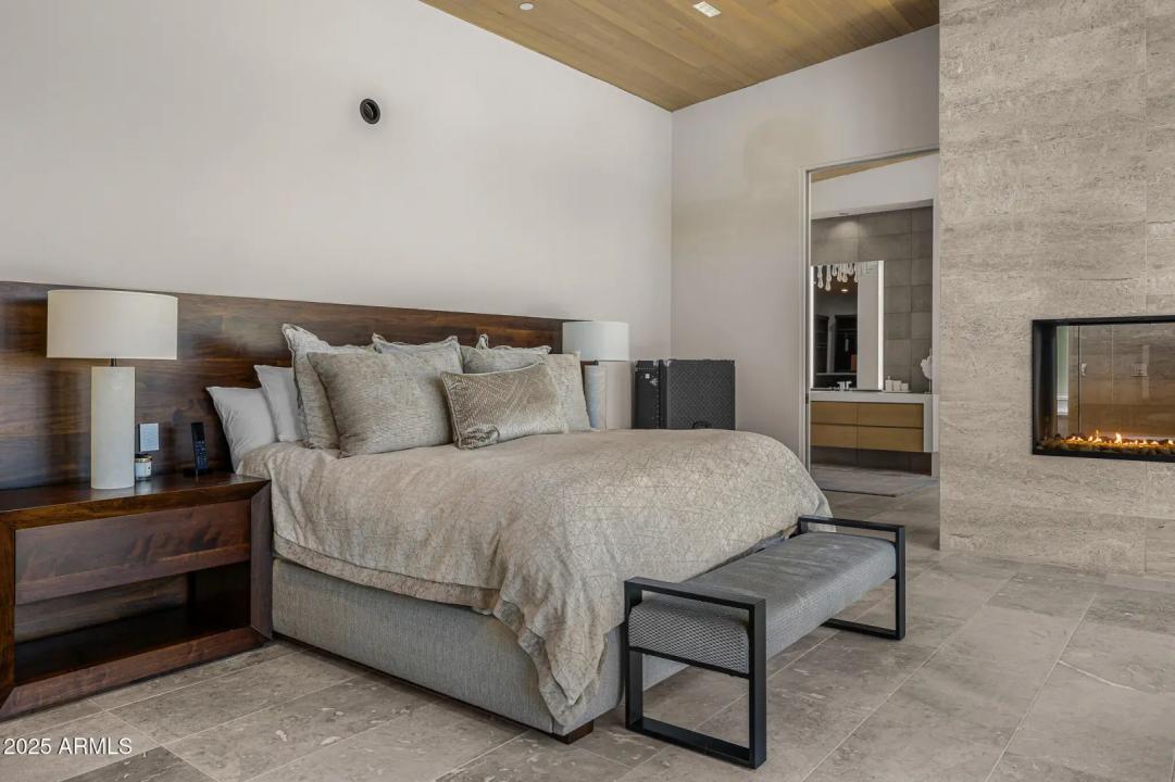 Real Estate Picture 12