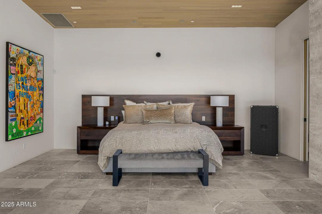 Real Estate Picture 13